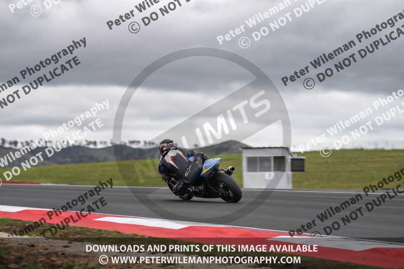 cadwell no limits trackday;cadwell park;cadwell park photographs;cadwell trackday photographs;enduro digital images;event digital images;eventdigitalimages;navarra;no limits trackdays;peter wileman photography;racing digital images;trackday digital images;trackday photos
